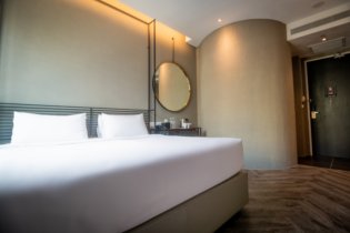 MOV Standard King Room