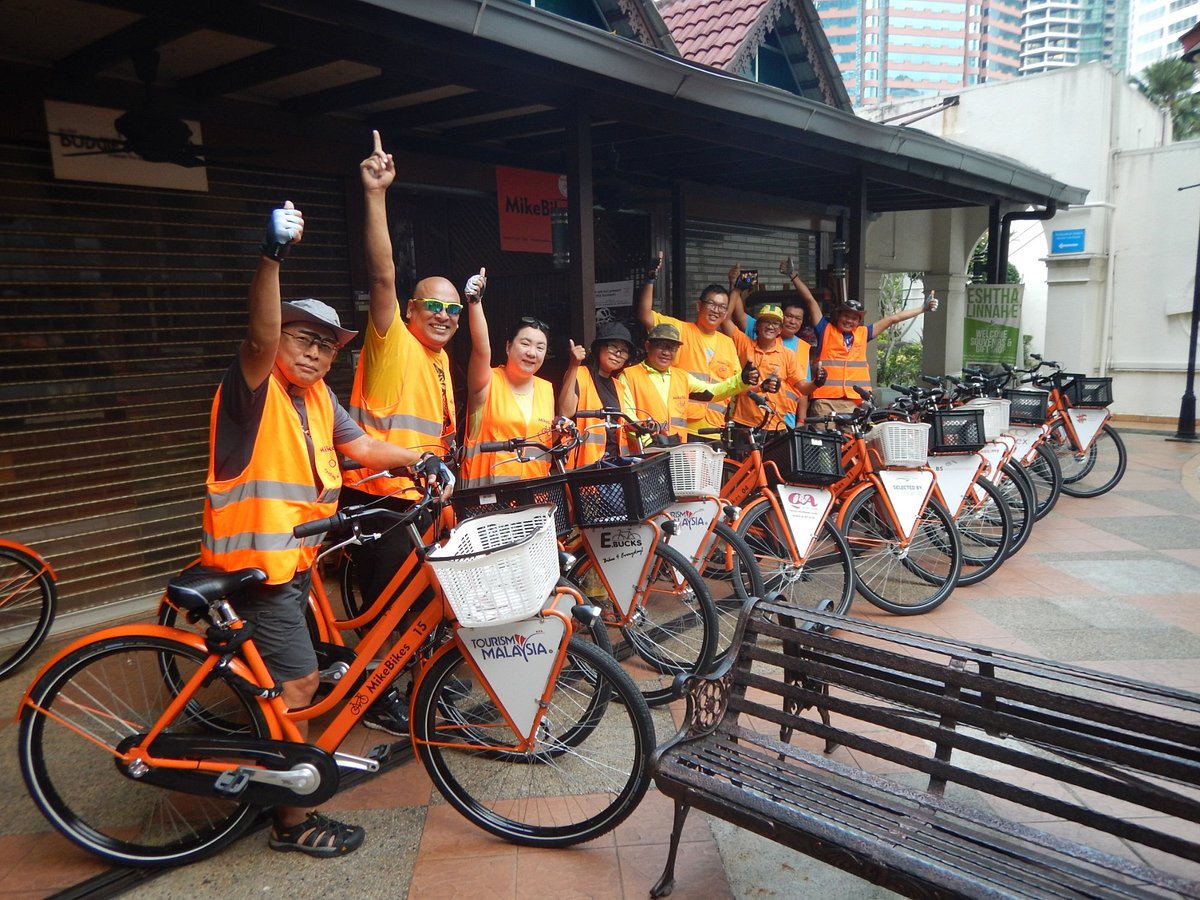 Explore the city on a guided bicycle tour - with each tour lasting from 2.5 to 4 hours, starting from RM215 per person per tour. Be sure to arrive at the gathering point on time at Mike Bike's office: Malaysian Tourism Centre, MaTIC, 109 Jalan Ampang 50450 KL